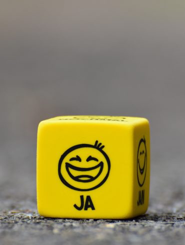 happy dice